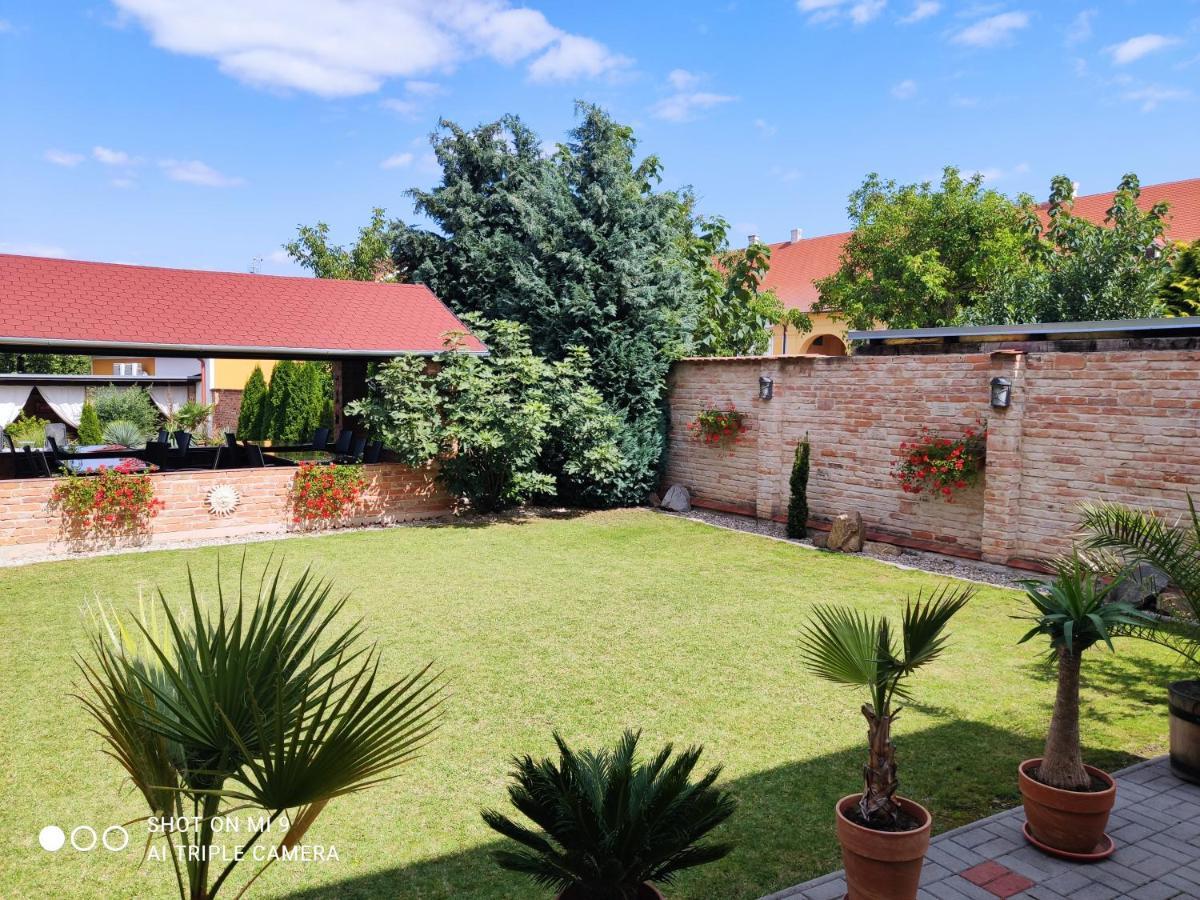 Ubytovani U Parku Lednice Exterior foto
